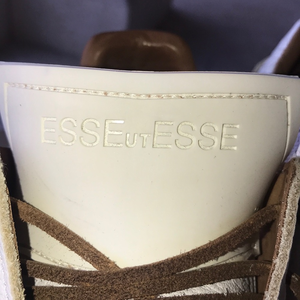 Fashion sneaker.